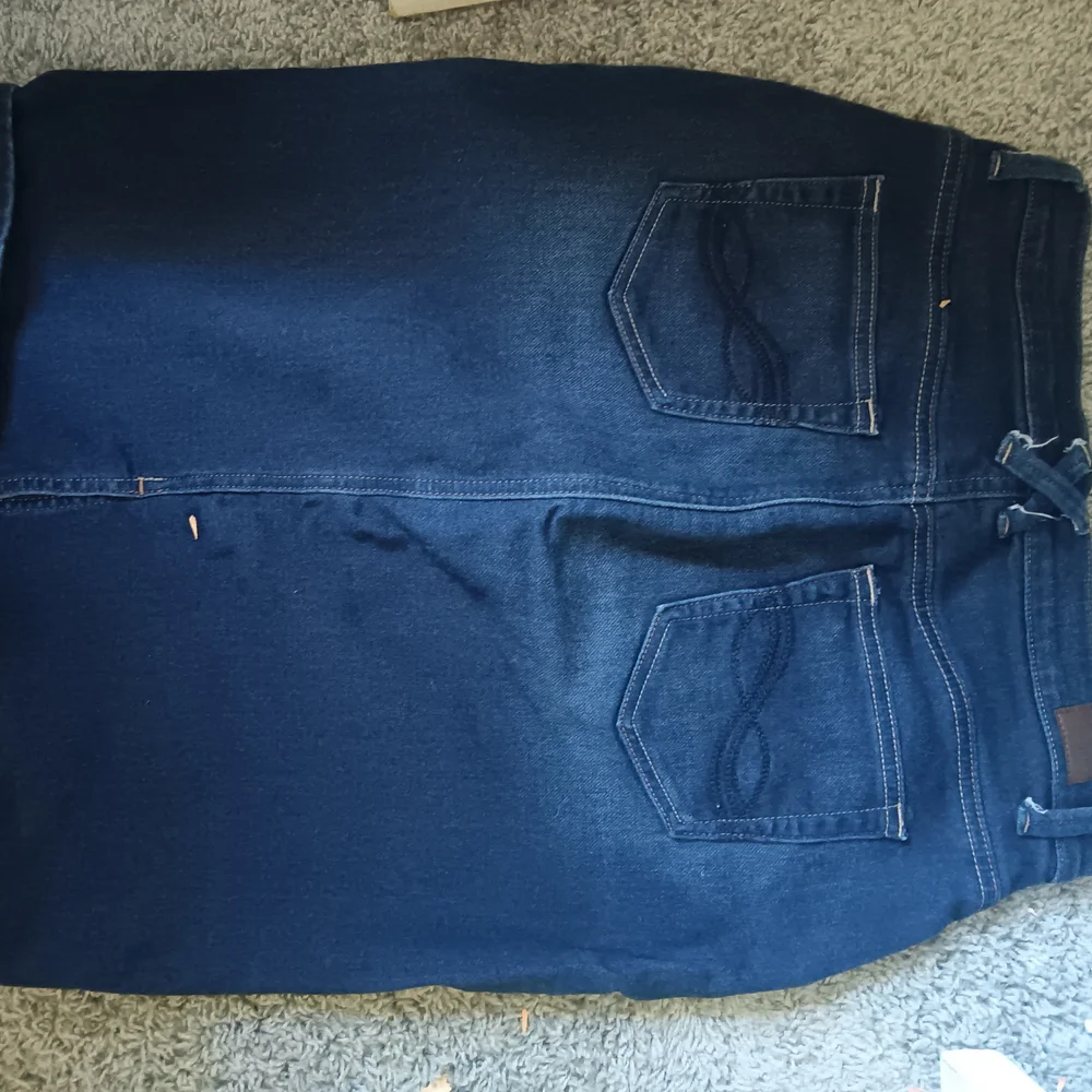 Lee Women's Relaxed Fit Jean Skirt - Picture 2 of 3